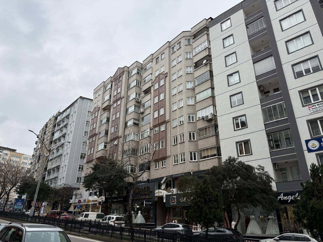 İLKADIM ULUGAZİ MAH.19 MAYIS BUL.DA SATILIK (3+1) DAİRE