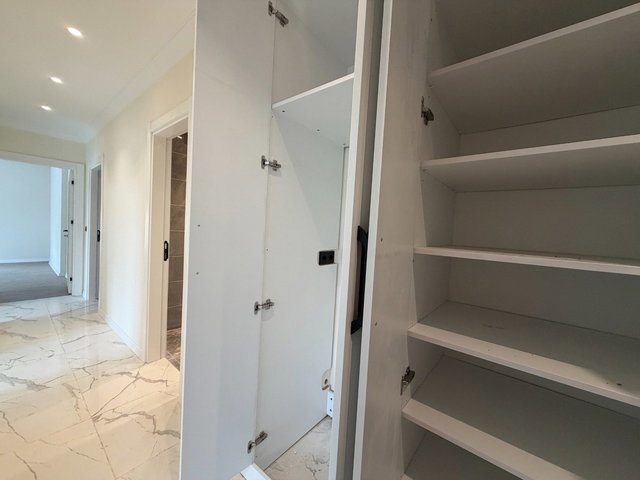 KOZYATAĞI SIFIR BİNA KİRALIK 3+1 DAİRE /EBEVEYN BANYOLU-BALKONLU