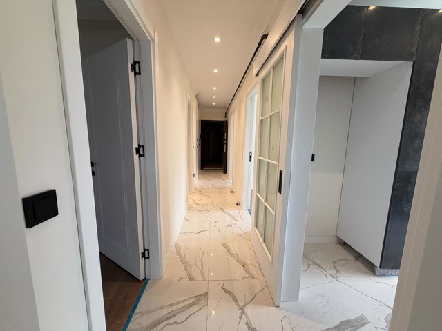KOZYATAĞI SIFIR BİNA KİRALIK 3+1 DAİRE /EBEVEYN BANYOLU-BALKONLU