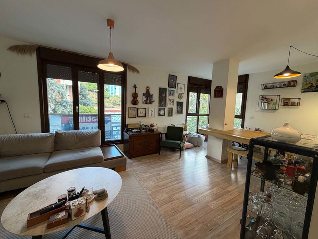 KADIKÖY ACIBADEM METROYANI YENİBİNA SATILIK 2+1 DAİRE K.MUTFAKLI