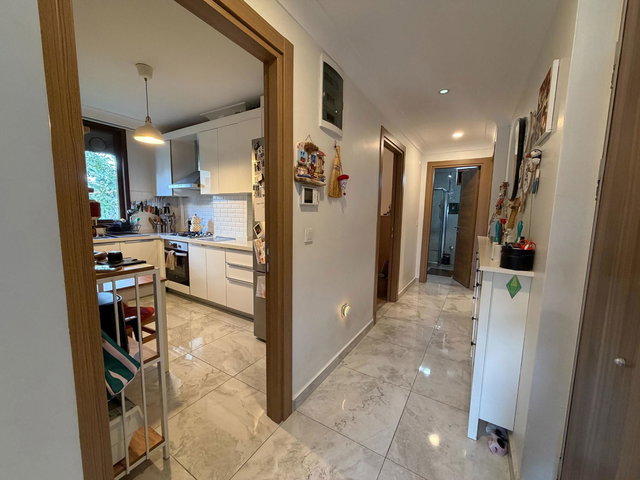 KADIKÖY ACIBADEM METROYANI YENİBİNA SATILIK 2+1 DAİRE K.MUTFAKLI