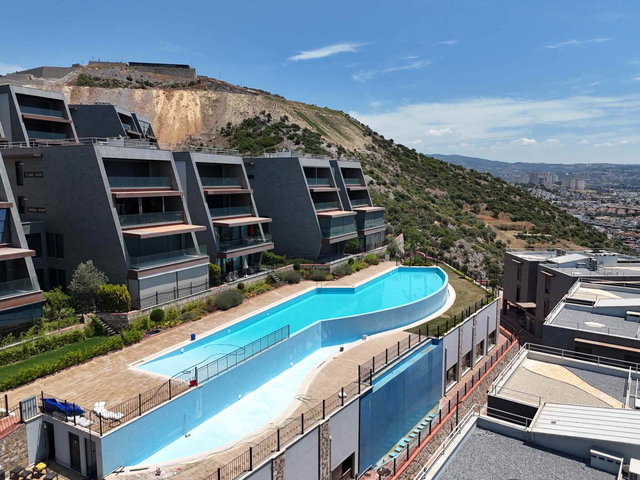 KUŞADASI VİSTA MARİN SİTESİNDE  DENİZ MANZARALI 3+1 ULTRA LÜKS DAİRE