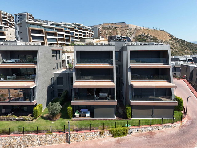 KUŞADASI VİSTA MARİN SİTESİNDE  DENİZ MANZARALI 3+1 ULTRA LÜKS DAİRE