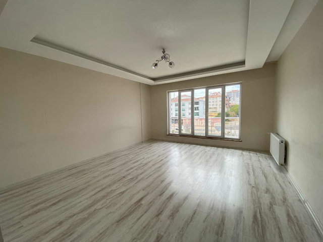 YEŞİLÇAM CADDESİ PARK MODA SİTESİ'NDE SATILIK 3+1 DAİRE