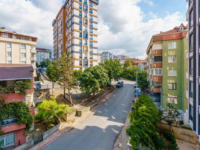 ÜMRANİYE İSTİKLAL’DE METRO, VE ULAŞIMA YAKIN KİRALIK 2+1
