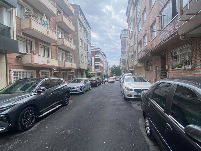 GAZIOSMANPAŞA BEŞYÜZEVLER 502 SOKAK SATILIK SIFIR  2 + 1 ARA KAT DAIRE