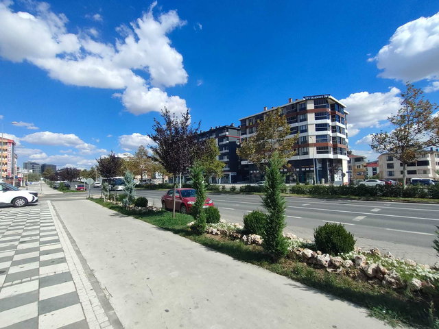 REMAX LANDDEN HATİP MAHDE FULL EŞYALI 3BALKONLU 2+1SATILIK DAİRE