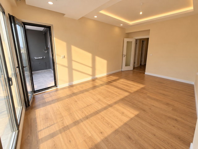 ZEYTİNBURNU SÜMER YENİ BİNA ARAKAT ASANSÖRLÜ  2+1 70 M2