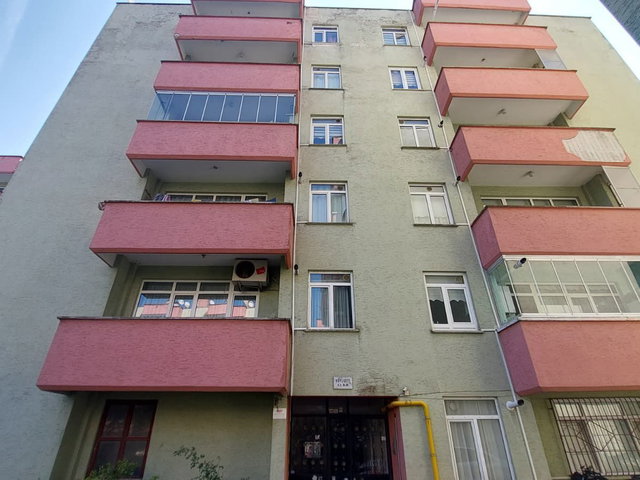 GAZİLER KÖY SİTESİ A-2 BLOK'TA DENİZ & ŞEHİR MANZARALI 2+1 SATILIK DAİRE