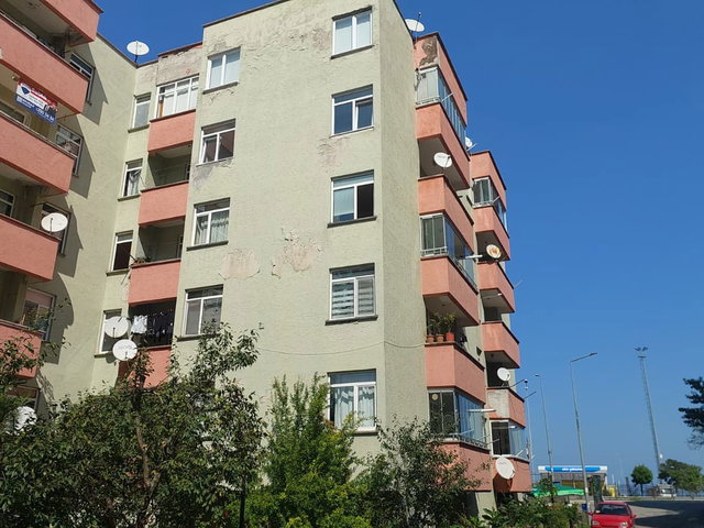 GAZİLER KÖY SİTESİ A-2 BLOK'TA DENİZ & ŞEHİR MANZARALI 2+1 SATILIK DAİRE