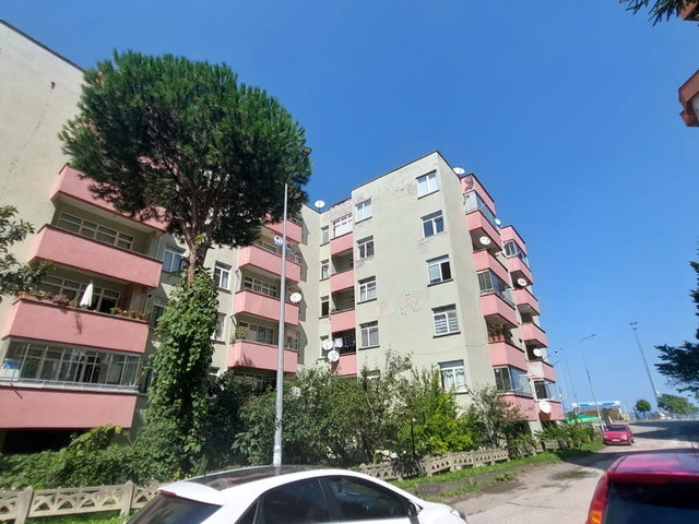 GAZİLER KÖY SİTESİ A-2 BLOK'TA DENİZ & ŞEHİR MANZARALI 2+1 SATILIK DAİRE