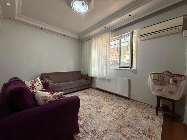 BAHÇELİEVLERDE METRO'YA YAKIN 2+1 80M2 BAHÇE KATI