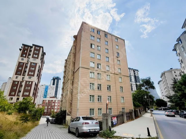 REMAX ÖNCÜ ŞERIFALI TATLISU MH İFM KOMŞU 3+1 KIRALIK DAIRE
