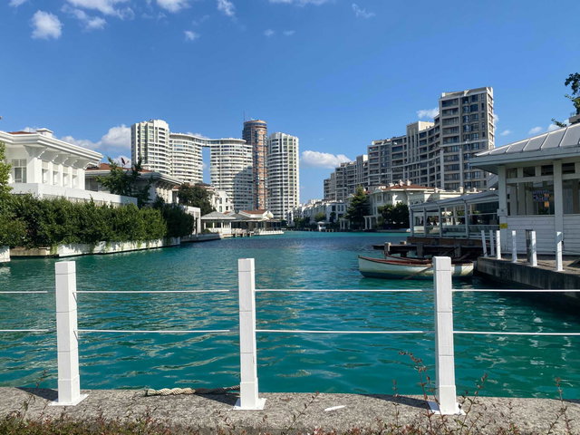 İSTANBUL SARAYLARI'NDA GÖL VE BOĞAZ MANZARALI 2+1 DAIRE