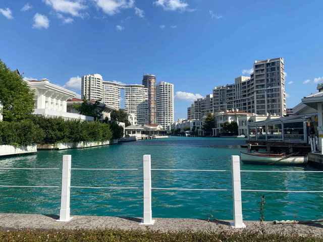 İSTANBUL SARAYLARI'NDA GÖL VE BOĞAZ MANZARALI 2+1 DAIRE