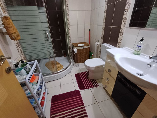 YAKACIK MERKEZ 7/24 GÜVENLİKLİ KIRLANGIÇ SİTESİ BALKONLU FULL MOBİLYALI 2+1 KİRALIK