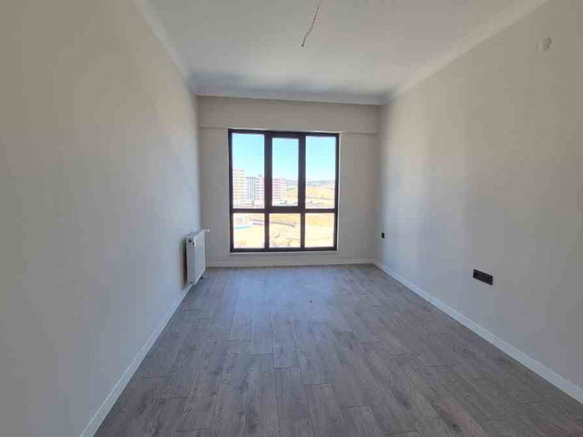 ESKIŞEHIRYOLU ÜZERINDE GÜVENLIKLI SITEDE KIRALIK SIFIR 2+1 DAIRE