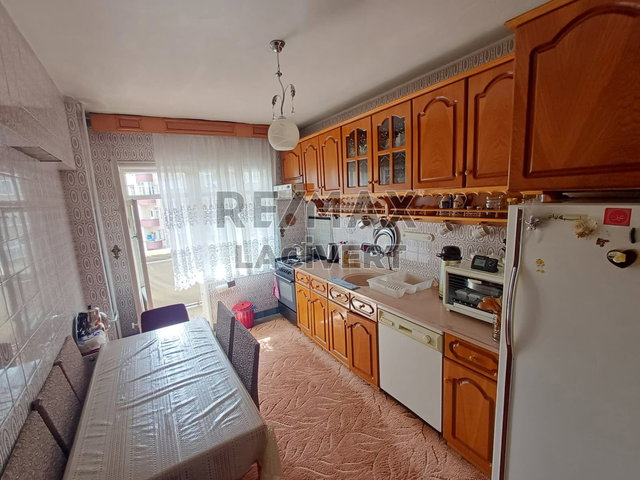 RE/MAX LACİVERT'TEN ÇAYKARA'DA 3+1 SATILIK ARAKAT DAİRE