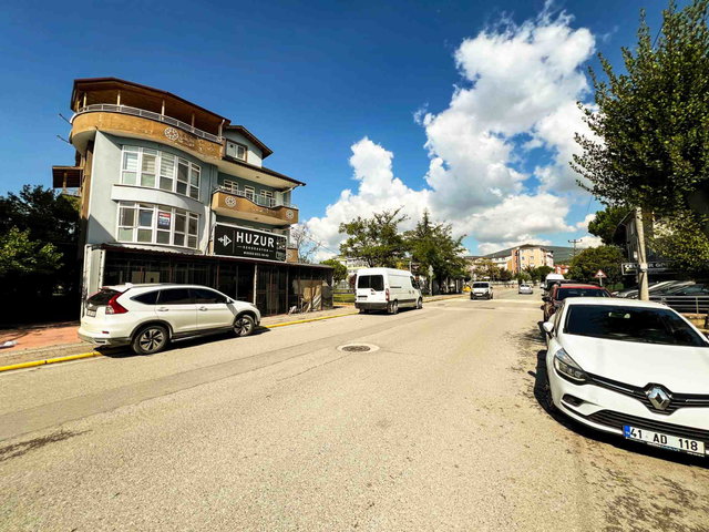 DERİNCE FATİH SULTAN MERKEZİ KONUMDA 130M2 KİRALIK 3+1 DAİRE