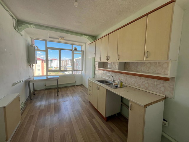 REMAX ARTIS'DEN ÇAT YOLU TOKILER'DE 3+1 KIRALIK DAIRE