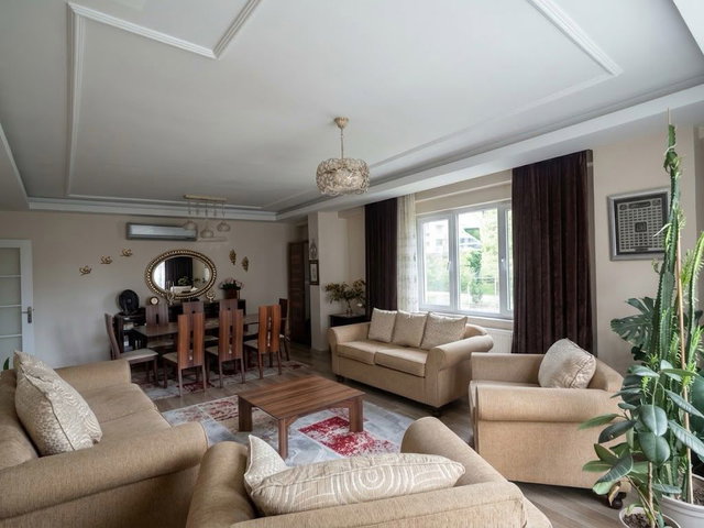 RE/MAX PRO BURCU'DAN KAĞITHANE TELSİZLER’DE 4+1 EBEVEYN BANYOLU SATILIK DAİRE