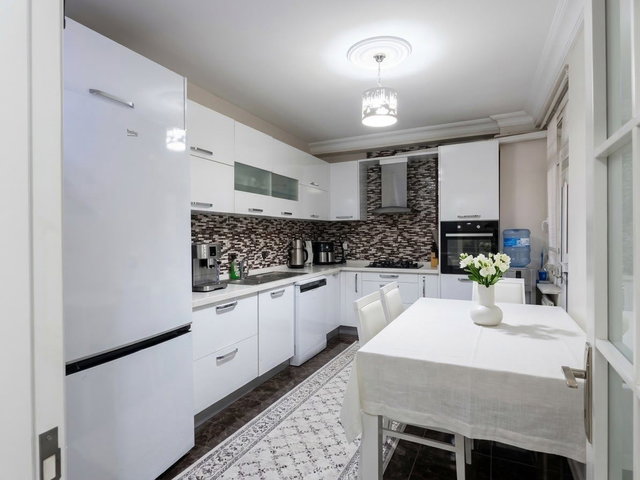 RE/MAX PRO BURCU'DAN KAĞITHANE TELSİZLER’DE 4+1 EBEVEYN BANYOLU SATILIK DAİRE