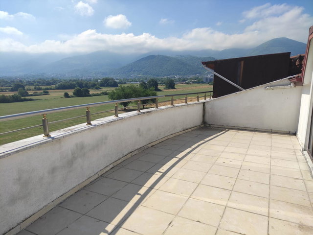 KARTEPE ARSLANBEY’DE 4+1 DUBLEKS KONFORU: 200 M² BRÜT, EŞYALI, BALKONLU, DOĞU-GÜNEY CEPHE
