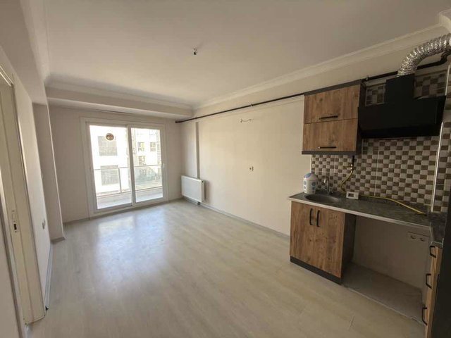 MENEMEN SEYREK ÜNİVERSİTE YAKINI SATILIK 1+1 DAİRE