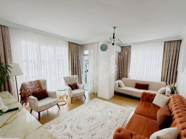 REMAX ÖNCÜ ÇEKMEKÖY EKŞIOĞLU MH BUTIK BINA 2+1 SATILIK DAIRE