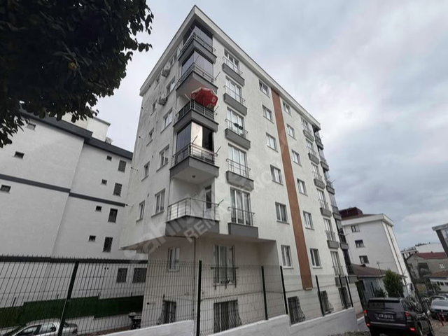 REMAX ÖNCÜ ÇEKMEKÖY EKŞIOĞLU MH BUTIK BINA 2+1 SATILIK DAIRE