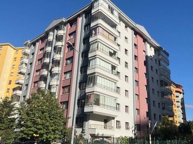 ÇUKURAMBAR AMERİKAN BÜYÜKELÇİLİĞİ YAKINI, METROYA YÜRÜME MESAFESİNDE 4+1 KİRALIK DAİRE