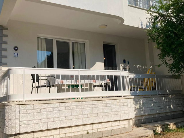 ÇEŞME YALI MAHALLESİNDE REMAX KUVARS'TAN 3+1 GENİŞ BAHÇELİ VİLLA