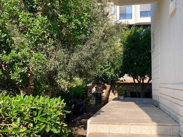 ÇEŞME YALI MAHALLESİNDE REMAX KUVARS'TAN 3+1 GENİŞ BAHÇELİ VİLLA