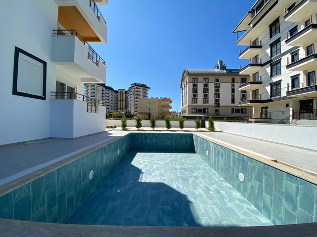YENİ BİNA | HAVUZLU SİTE | GÜNEY BATI CEPHE 1+1 KİRALIK