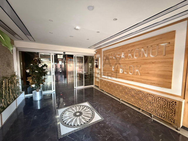 RE/MAX LACİVERT'TEN ŞEHİR MERKEZİ'NDE SATILIK 4+1 DAİRE