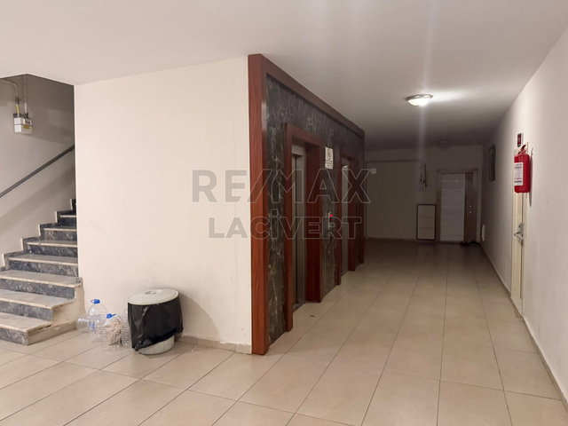 RE/MAX LACİVERT'TEN ŞEHİR MERKEZİ'NDE SATILIK 4+1 DAİRE