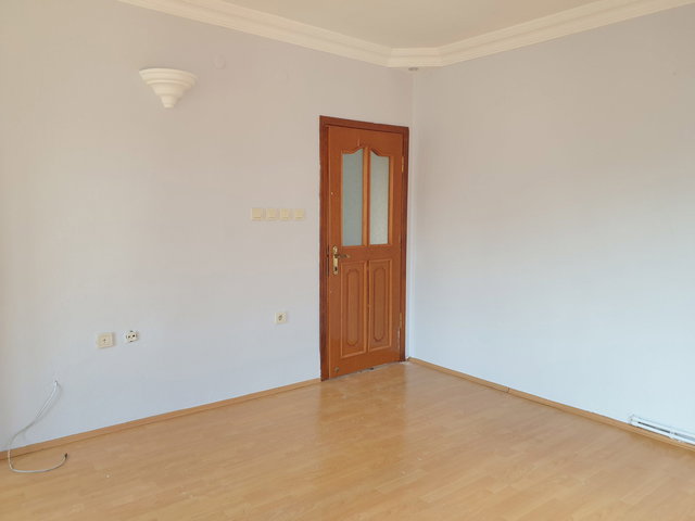 ÜMRANIYE PARSELLER METRO DURAĞINA YAKIN KIRALIK 2+1 DAIRE