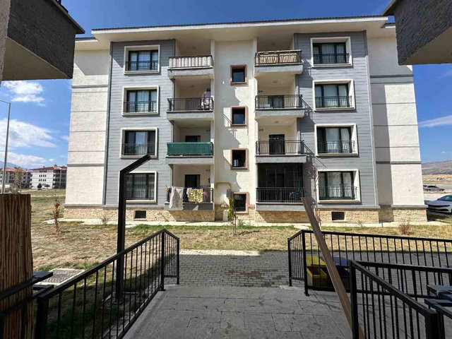 REMAX DEM'DEN BUĞDAYLI MAH. KİRACILI 3+1 SATILIK DAİRE