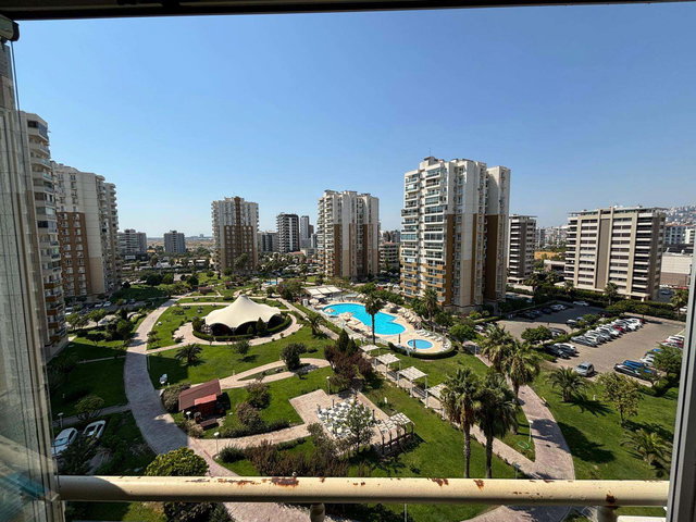 KARŞIYAKA EMLAK KONUT MAVIŞEHIR EVLERINDE GENIŞ TIP SATILIK 1+1