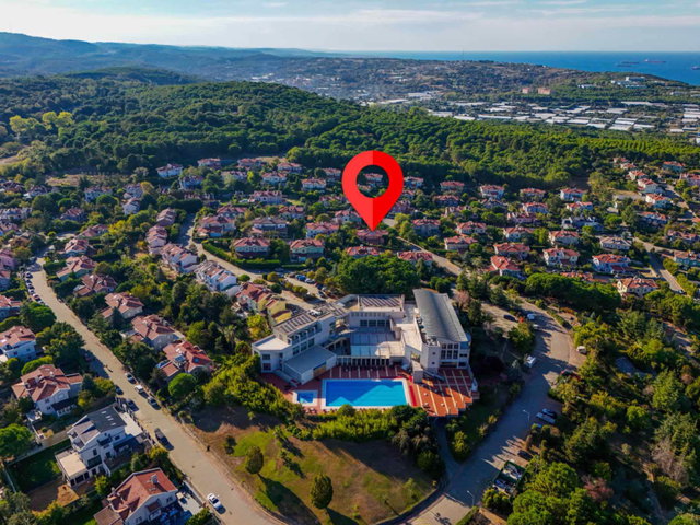 USKUMRUKÖY-BÜYÜK ARIKÖY’DE SATILIK 2 TAPULU TEK BÜYÜK VİLLA
