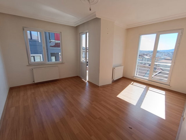 REMAX ASHİLL ÇEKMEKÖY AYDINLAR MAHALLESİ 2+1 KİRALIK