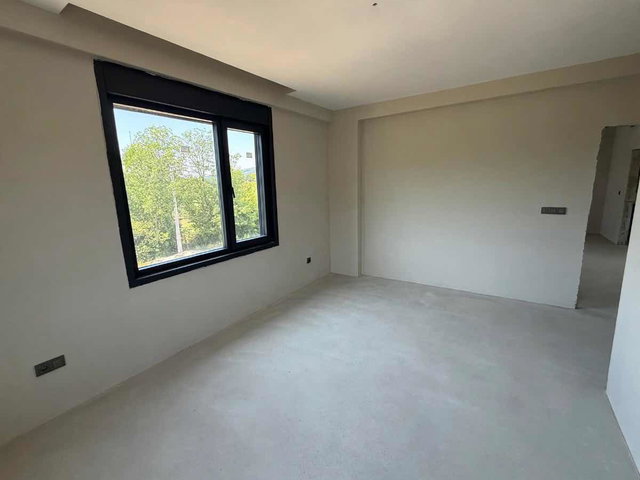 GÜMÜŞOVA YEŞILYAYLA'DA TAM MÜSTAKIL 830 M2 ARSALI SATILIK VILLA