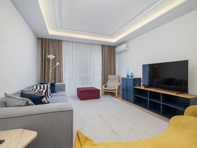 REMAX ADVANTAGETAN SHU 09 DA HAVUZ MANZARALI KÖŞE TIP 3+1 SATILIK DAIRE