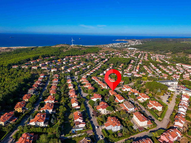 USKUMRUKÖY-BÜYÜK ARIKÖY’DE SATILIK 2 TAPULU TEK BÜYÜK VILLA
