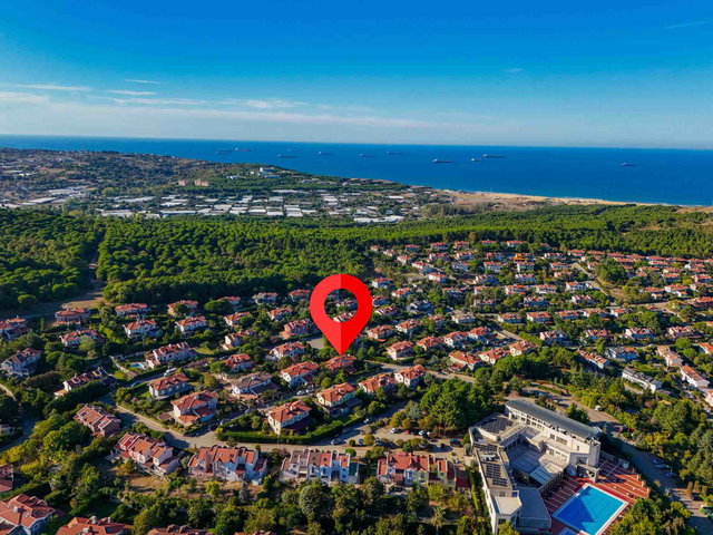 USKUMRUKÖY-BÜYÜK ARIKÖY’DE SATILIK 2 TAPULU TEK BÜYÜK VILLA