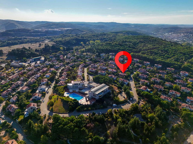 USKUMRUKÖY-BÜYÜK ARIKÖY’DE SATILIK 2 TAPULU TEK BÜYÜK VILLA