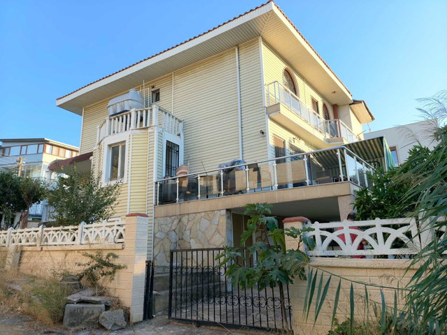 GÜZELBAHÇE ÇELEBI'DE DENIZ MANZARALI DUBLEKS VILLA