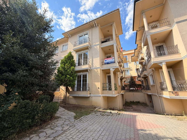 GÖKTÜRK PETNA SİTESİ’NDE BALKONLU 2+1 SATILIK DAİRE
