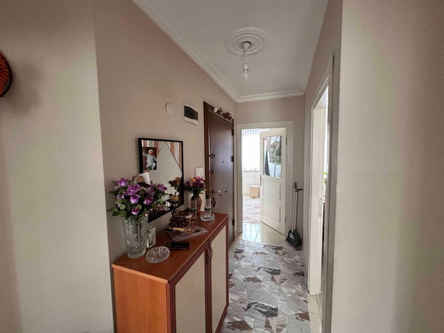 YENİSAHRADA METROYA YÜRÜME MESAFESİNDE SATILIK 2+1 DAİRE