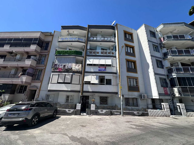 BUCA EFELER ÖTÜKEN KARŞISI 3+1 ARAKAT DOĞALGAZ SATILIK